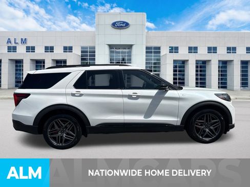 Used 2025 Ford Explorer ST-Line w/ Premium Package RWD image 4
