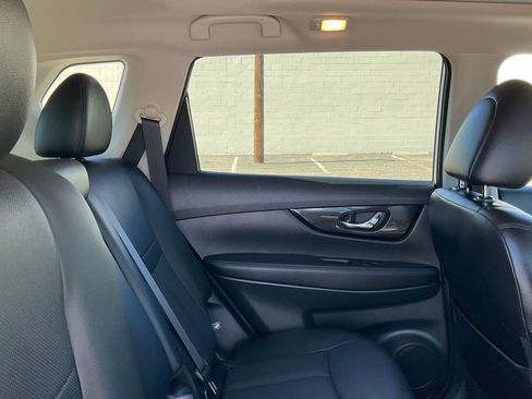 Used 2020 Nissan Rogue SL w/ Premium Package image 26