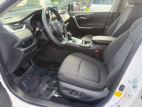 Certified 2020 Toyota RAV4 XLE w/ Convenience Package AWD/4WD image 15