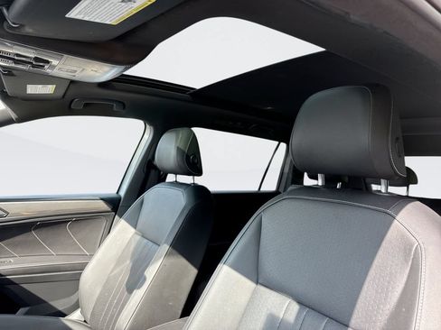 Used 2023 Volkswagen Tiguan SE R-Line FWD image 16