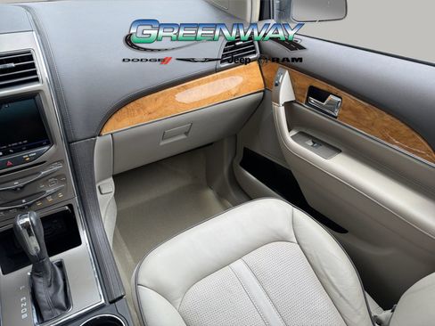 Used 2013 Lincoln MKX FWD image 13