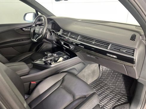 Used 2017 Audi Q7 3.0T Prestige image 12