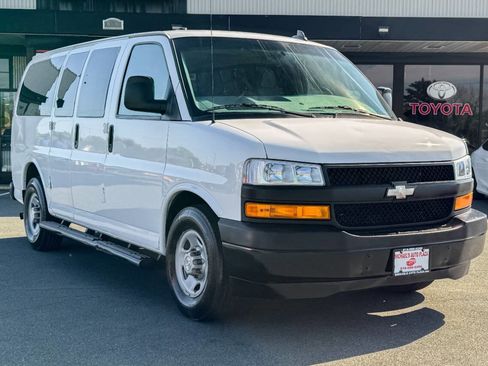 Used 2018 Chevrolet Express 2500 LS w/ Driver Convenience Package RWD image 1
