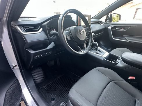 Used 2022 Toyota RAV4 SE w/ Convenience Package AWD/4WD image 9