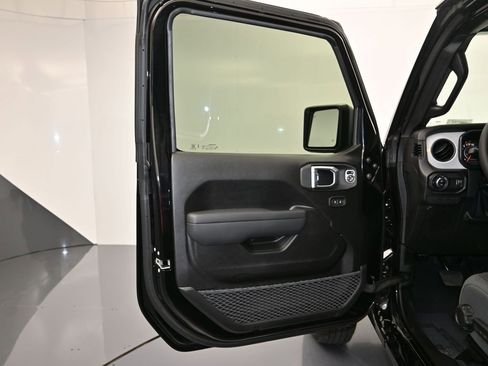 New 2026 Jeep Gladiator Sport AWD/4WD image 10