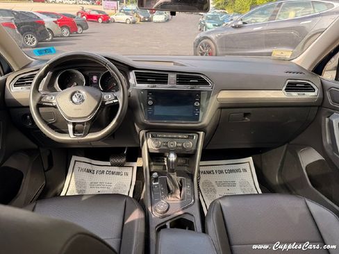 Used 2020 Volkswagen Tiguan SE w/ Panoramic Sunroof Package image 20