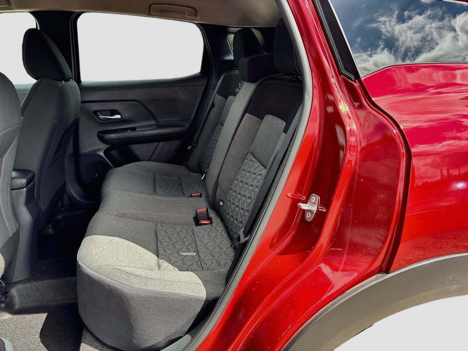 Used 2025 Nissan Kicks SV FWD image 22