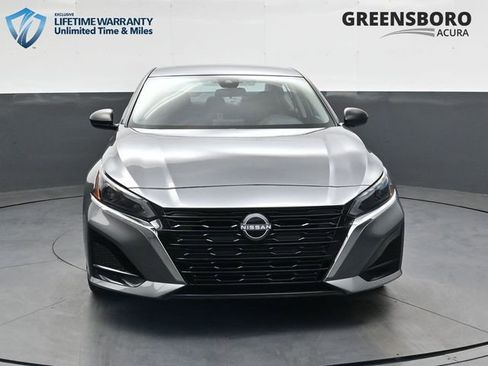 Used 2024 Nissan Altima 2.5 SV FWD image 13
