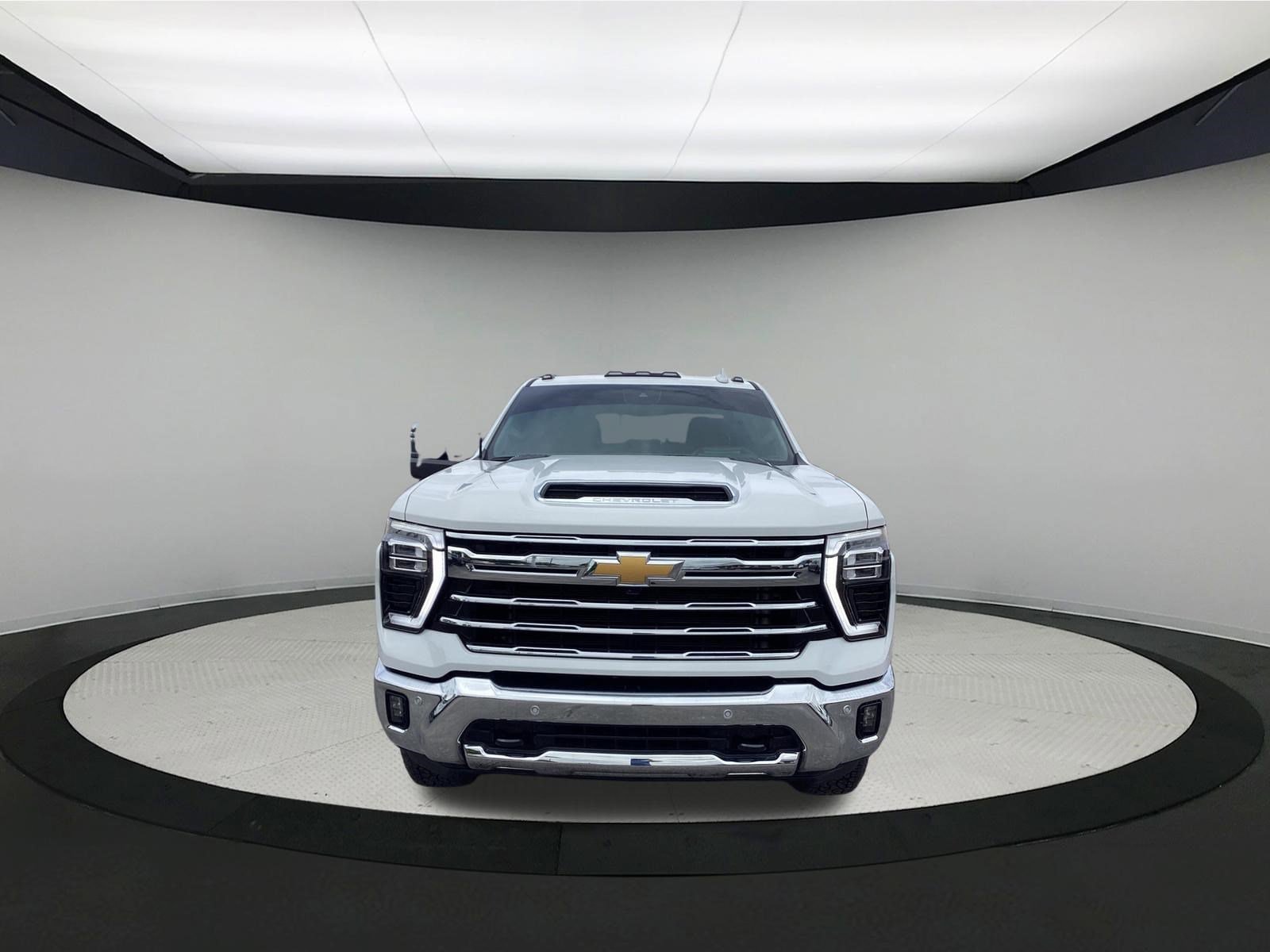 Used 2026 Chevrolet Silverado 2500 LTZ w/ LTZ Premium Package AWD/4WD image 3