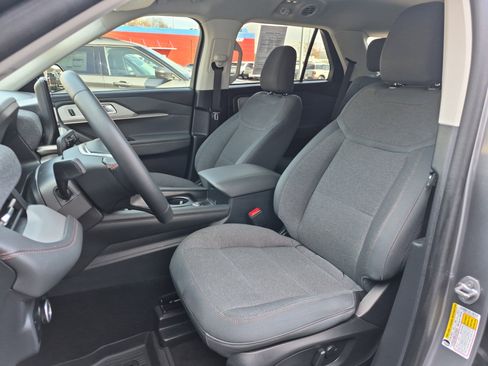 Certified 2025 Ford Explorer Active image 10