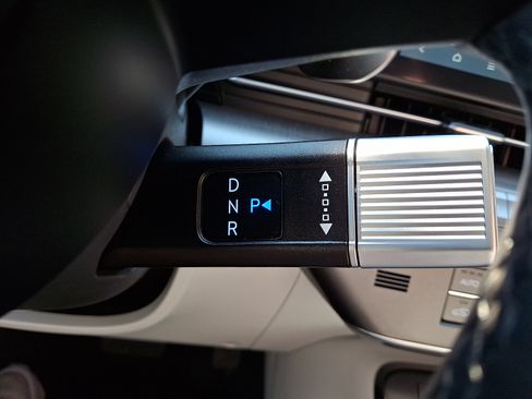 Certified 2024 Hyundai Kona Limited AWD/4WD image 15
