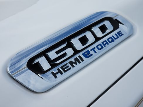 Used 2024 RAM 1500 Limited AWD/4WD image 12