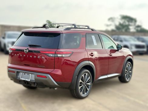 New 2026 Nissan Pathfinder Platinum FWD image 5