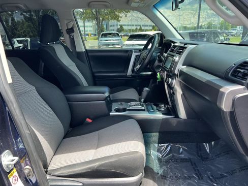 Used 2018 Toyota 4Runner SR5 AWD/4WD image 17