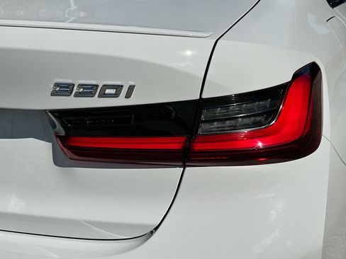 Used 2025 BMW 330i Sedan w/ M Sport Package image 32