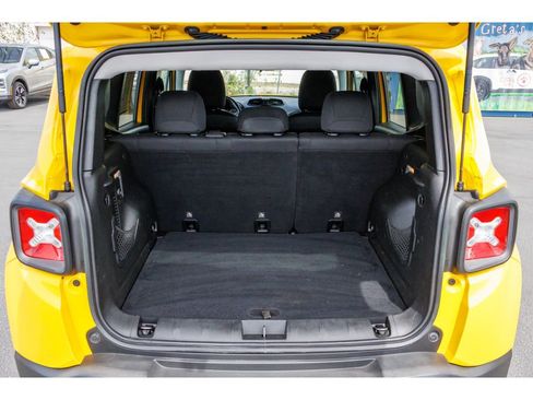 Used 2016 Jeep Renegade Trailhawk AWD/4WD image 14
