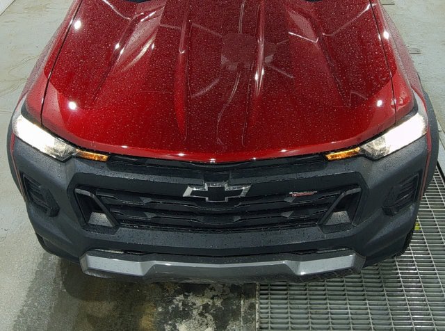 Used 2025 Chevrolet Colorado Trail Boss AWD/4WD image 12