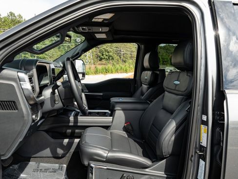 New 2026 Ford F250 Platinum w/ FX4 Off-Road Package AWD/4WD image 24