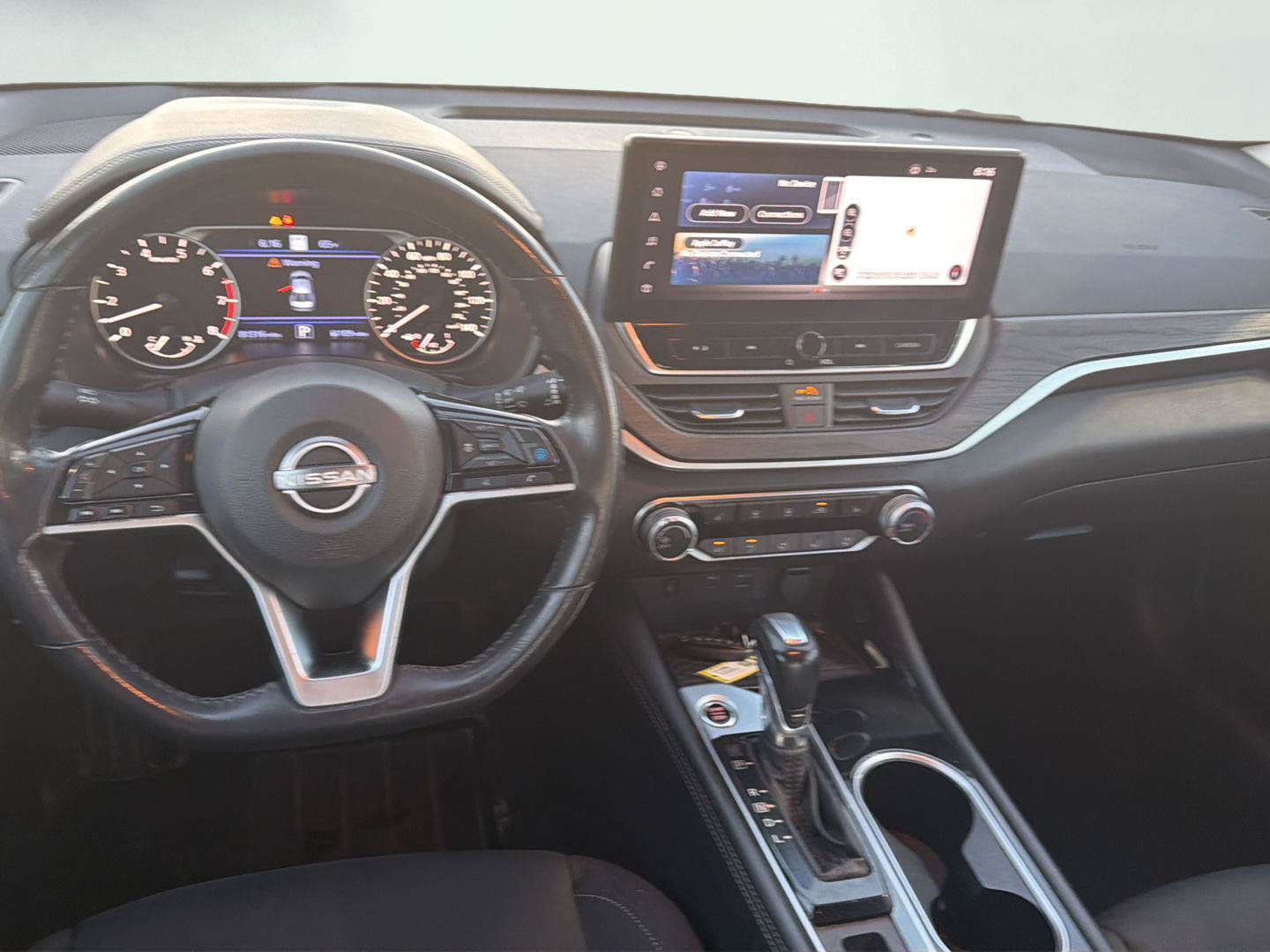 Used 2023 Nissan Altima 2.5 SV w/ SV Premium Package AWD/4WD image 9
