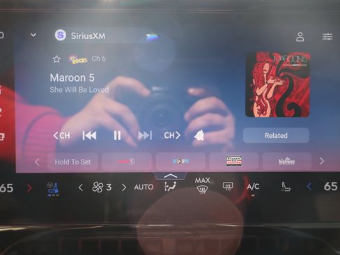 Used 2025 Lincoln Nautilus Reserve image 18