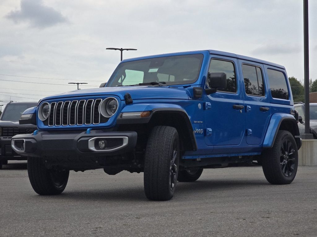 Used 2024 Jeep Wrangler Unlimited Sahara AWD/4WD image 12