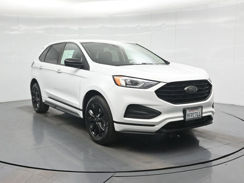 Certified 2023 Ford Edge SE w/ Black Appearance Package image 56