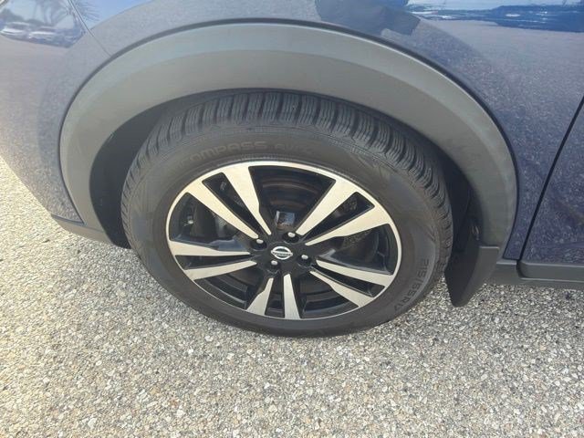Used 2020 Nissan Kicks SR FWD image 10