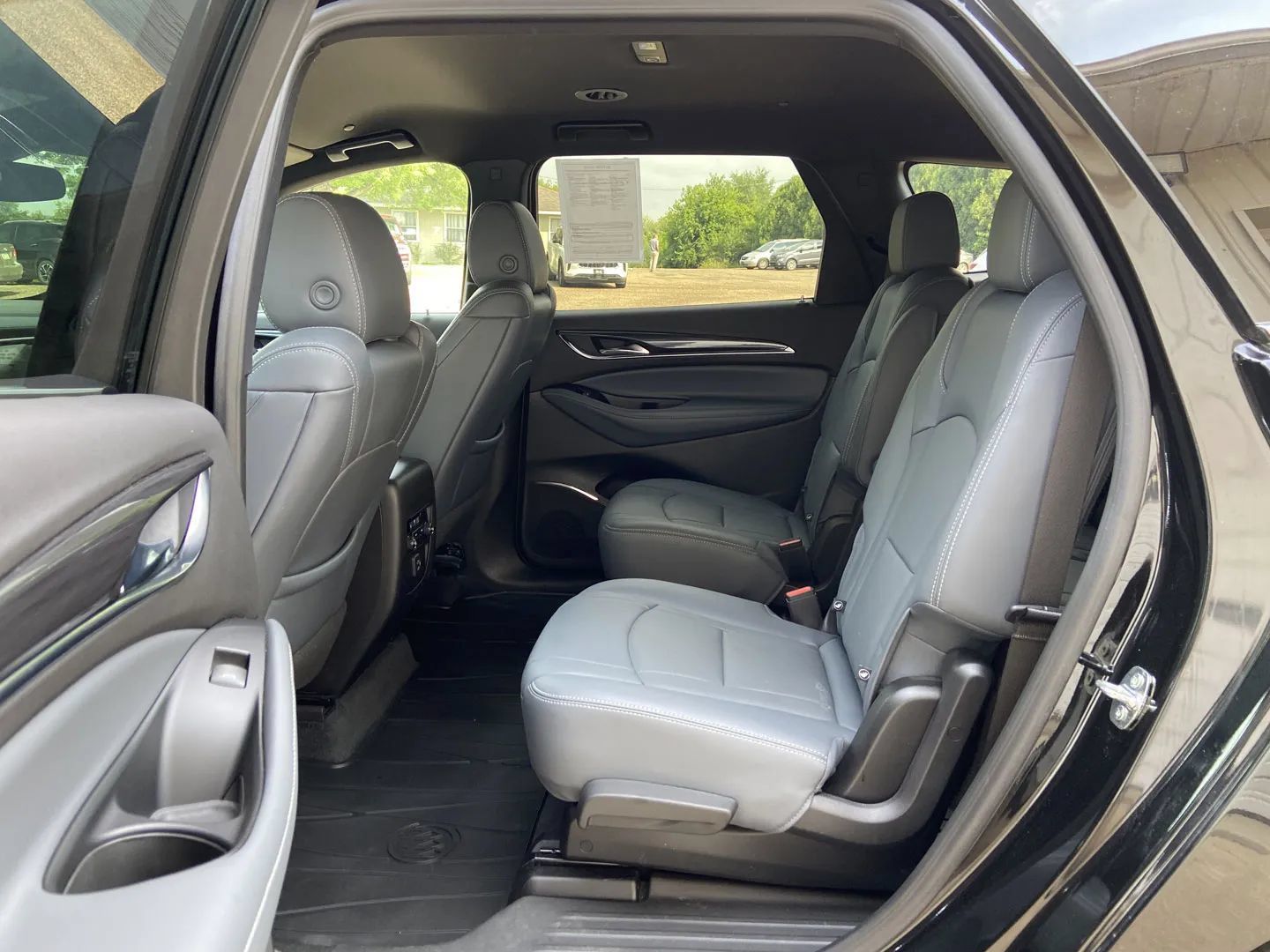 Used 2023 Buick Enclave Essence AWD/4WD image 23