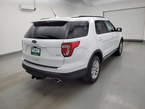 Used 2018 Ford Explorer XLT w/ Equipment Group 202A AWD/4WD image 9