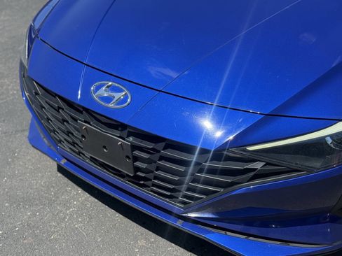 Used 2022 Hyundai Elantra SEL w/ Cargo Package FWD image 9