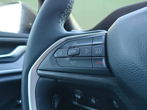 New 2025 Jeep Grand Cherokee L Limited w/ Luxury Tech Group II RWD image 21