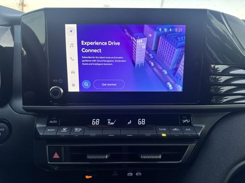 Used 2025 Toyota Camry LE image 19