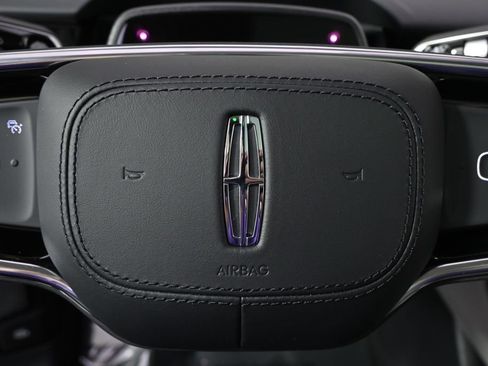 New 2026 Lincoln Nautilus Reserve AWD/4WD image 34