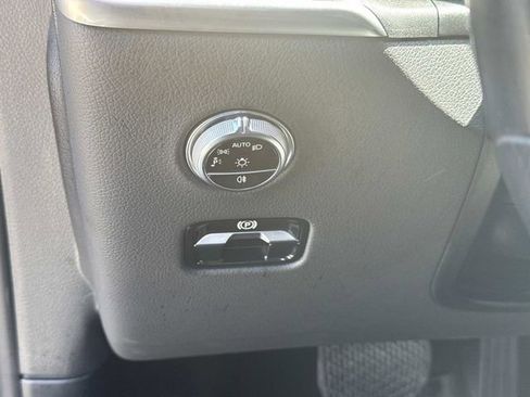 Used 2024 Mercedes-Benz GLC 300 image 31