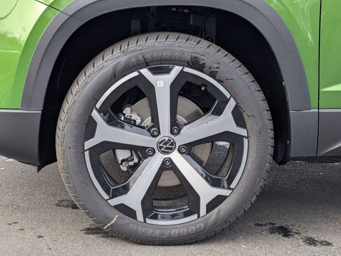 New 2026 Volkswagen Taos SEL image 39