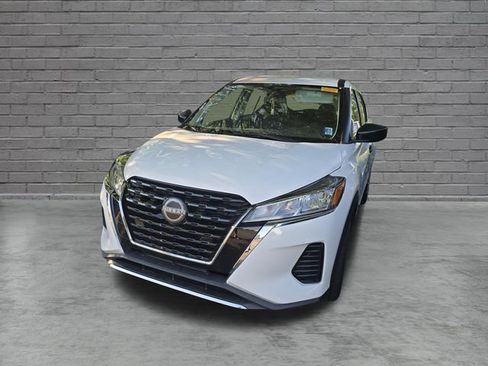 Certified 2022 Nissan Kicks S FWD image 3