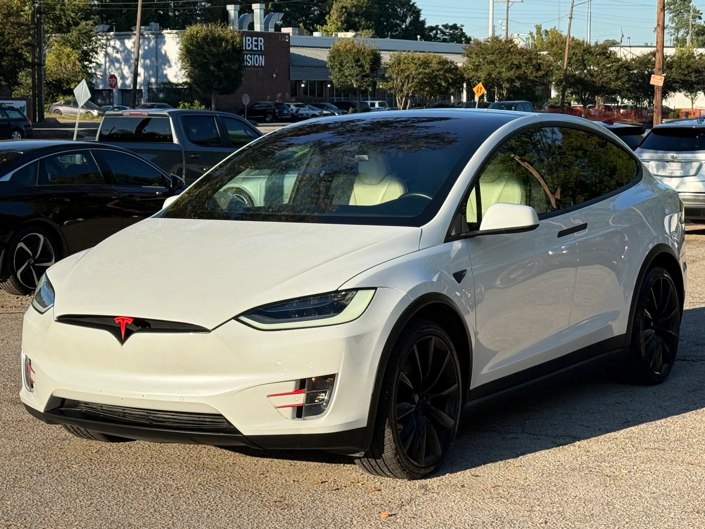 Used 2020 Tesla Model X AWD/4WD image 2
