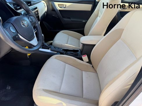 Used 2017 Toyota Corolla LE FWD image 18