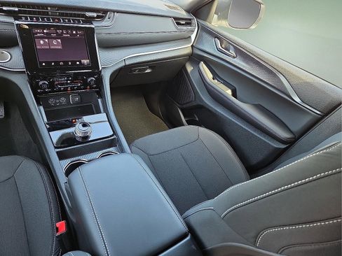 New 2025 Jeep Grand Cherokee L Laredo w/ Luxury Tech Group I image 13