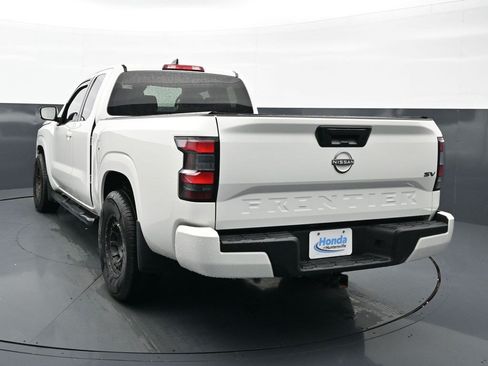 Used 2024 Nissan Frontier SV RWD image 5