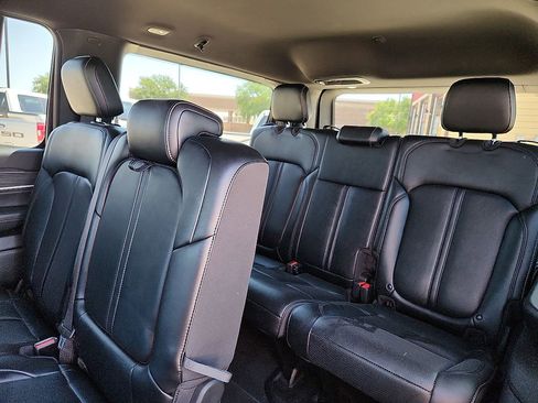 Used 2024 Jeep Wagoneer Series II w/ Flexible Seating Group RWD image 5