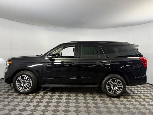 Used 2025 Ford Expedition Active AWD/4WD image 10