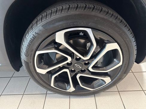 Used 2025 Chevrolet Trax RS w/ Driver Confidence Package FWD image 9