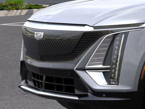 New 2025 Cadillac Lyriq Luxury RWD image 13