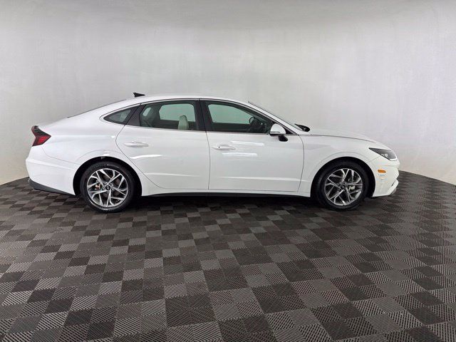 Used 2023 Hyundai Sonata SEL w/ Preferred Accessory Package FWD image 4