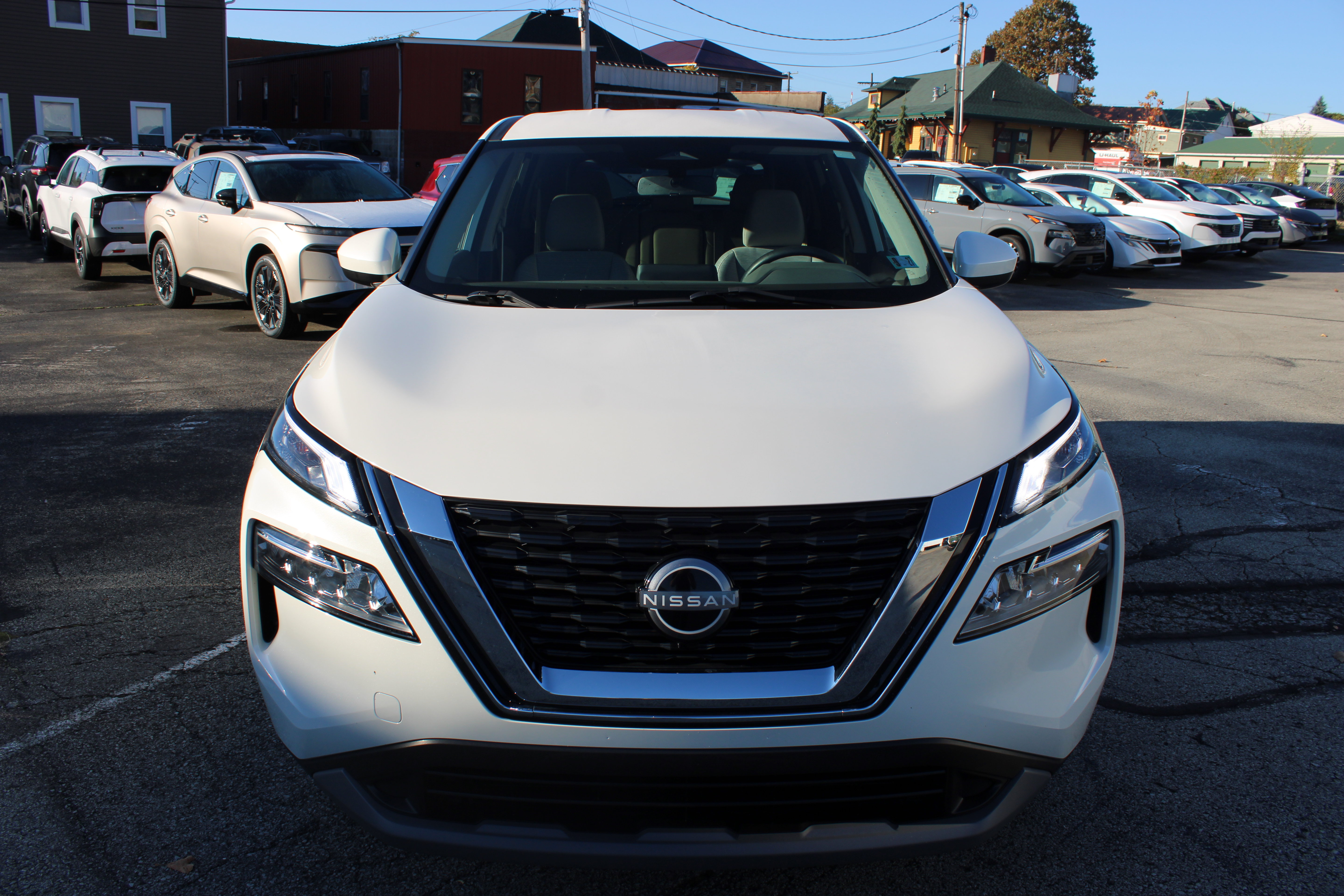 Used 2023 Nissan Rogue SV AWD/4WD image 9