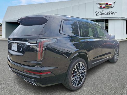 Used 2022 Cadillac XT6 Sport w/ Technology Package image 5