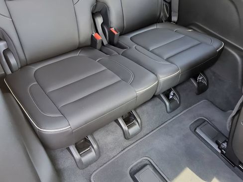 Used 2023 GMC Acadia Denali w/ Denali Ultimate Package AWD/4WD image 39