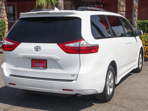 Used 2019 Toyota Sienna LE image 12