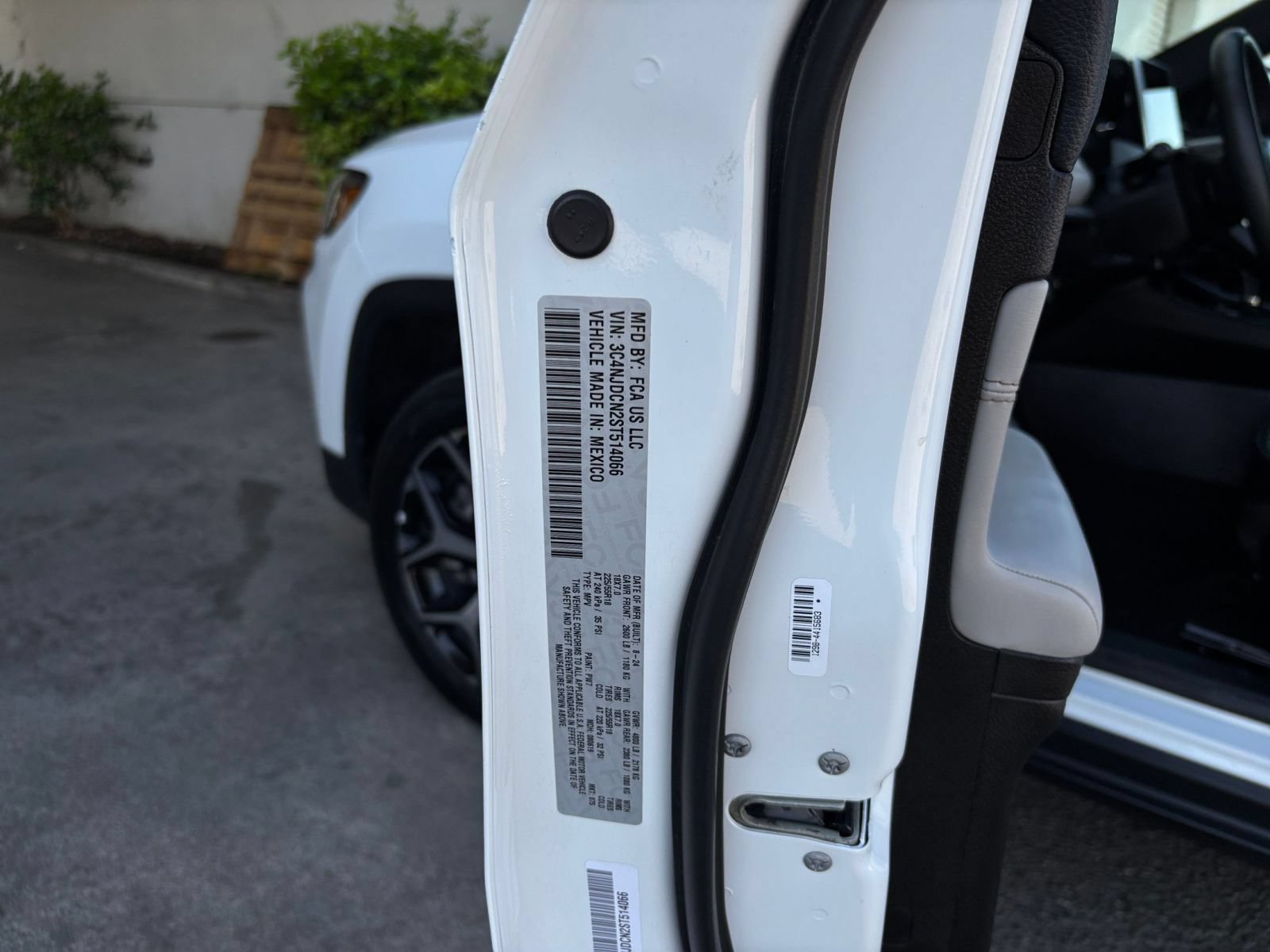 Used 2025 Jeep Compass Limited AWD/4WD image 29